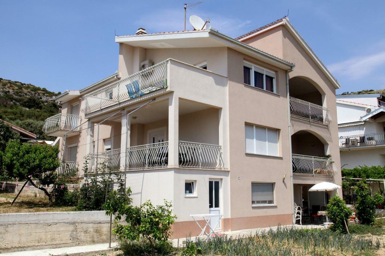 Apartman Dinka Трогир Экстерьер фото